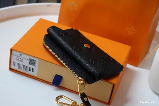 First bag VERSO RECTO VUITTON CARD HOLDER LOUIS 0523